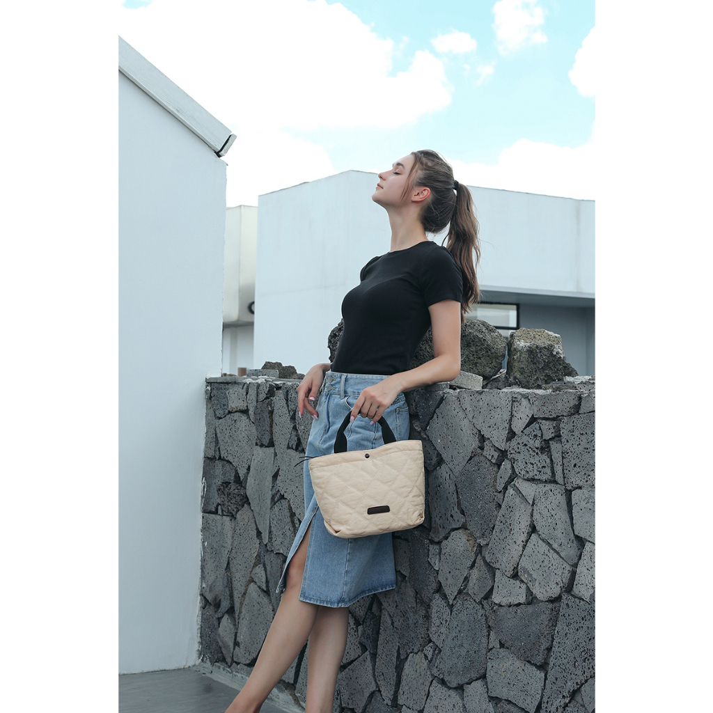 GUDIKA-พร้อมส่ง  กระเป๋าสะพายข้าง TOTE BAG รุ่นใหม่ 2024 ผู้หญิง แฟชั่น ผ้าไนลอนกันน้ำ100% รุ่น-66204 - รูปที่ 6