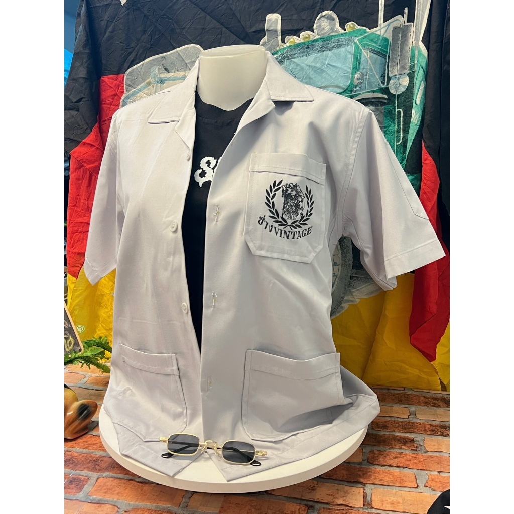 เสื้อเชิ้ตคอปกแขนสั้น เสื้อช็อป เสื้อช่าง ผ้าคอม งานพิมพ์ลายหน้าหลัง ใส่ทำงานผู้ชาย