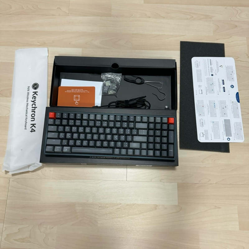Keychron K4V2 มือ2 สภาพดี สี dark grey (red switch)