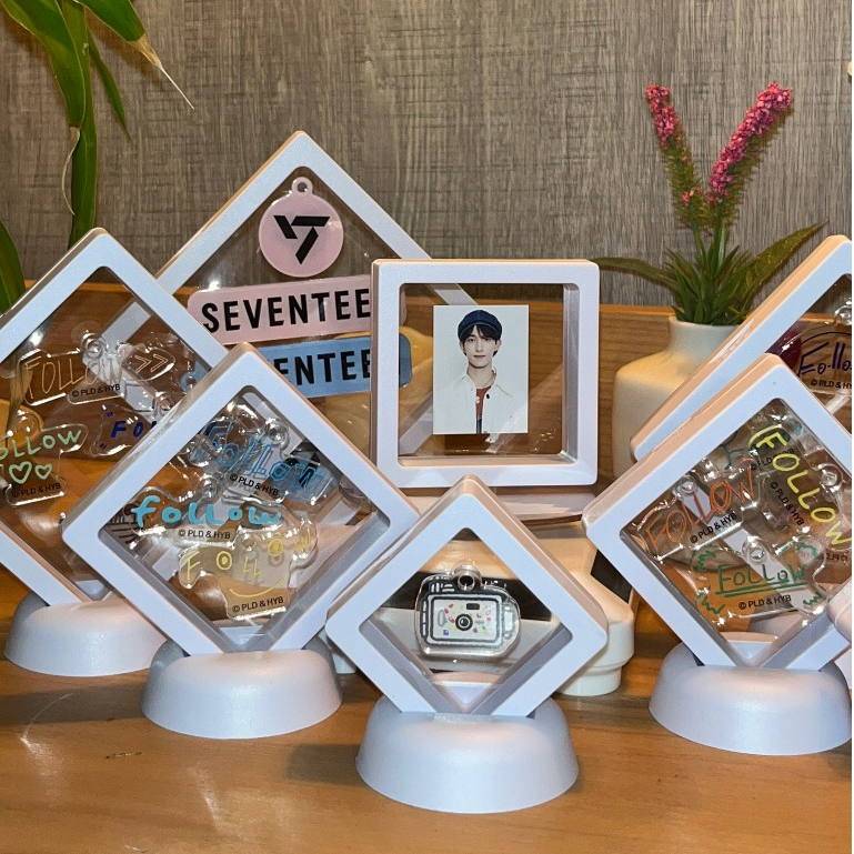 [พร้อมส่ง] กล่องเก็บเครื่องประดับ กรอบใส่พระ กรอบใส่เหรียญ เก็บแหวน กล่องฟิล์มใส PE กันฝุ่น กรอบสีขาว กรอบสีดำ พร้อมฐาน