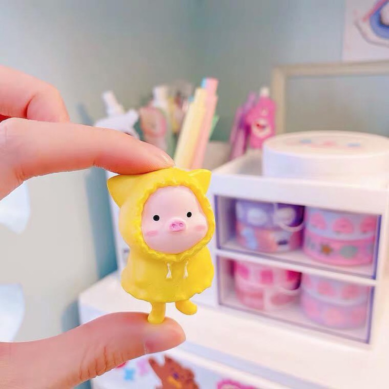 [พร้อมส่ง]หมูน้อยชุดกันฝน 6 ตัว ตุ๊กตาตกแต่งบ้าน จัดสวน ราคา ถูกที่สุด ดีลบีเคเค แกลเลอรีภาพที่ 8