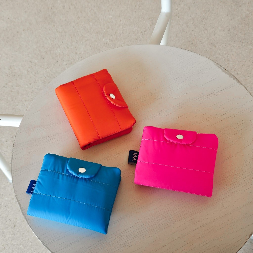 Hukmum Bubble wallet Neon pink : กระเป๋าสตางค์ใบเล็ก มีช่องใส่เหรียญ แบงค์ บัตร 'มี 12 สี'