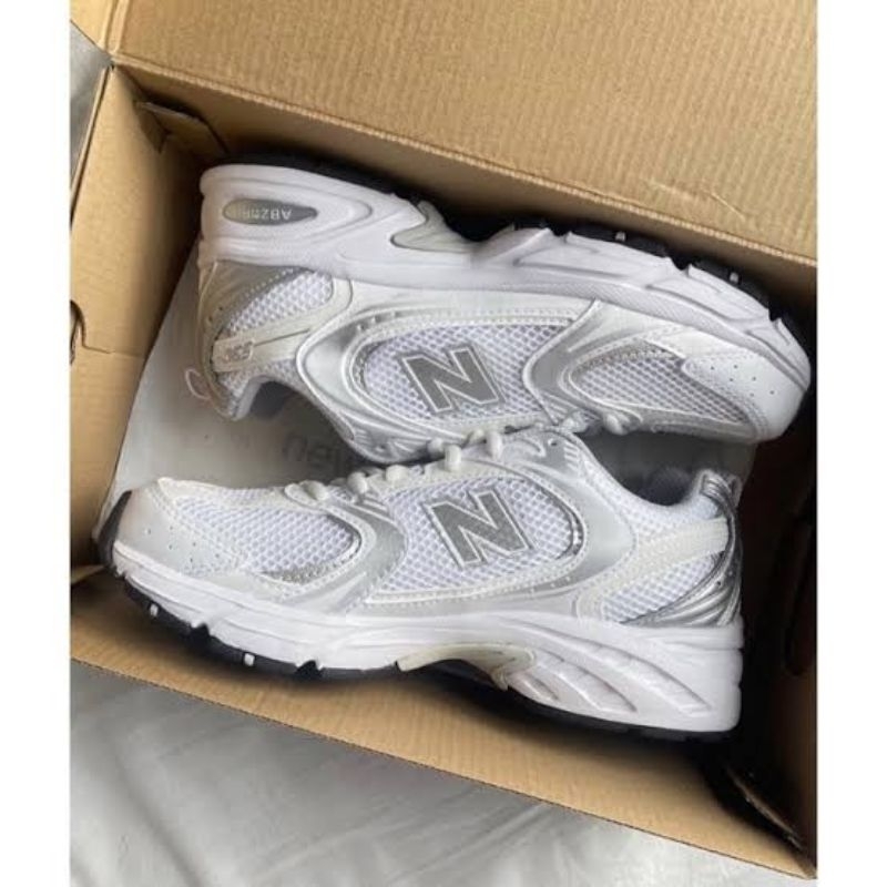New Balance - MR 530 EMA (White/Metallic Silver) ของแท้หิ้วมาเองจากญี่ปุ่น