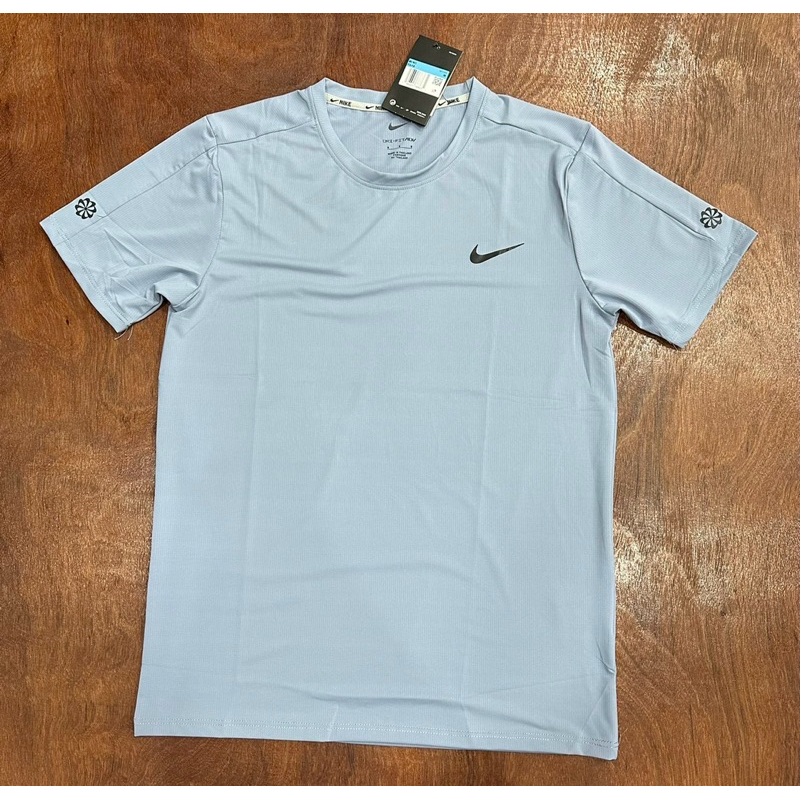 NIKE ของแท้💯💯💯  👕สินค้าพร้อมส่ง👕 เสื้อ ผ้าเบา ไม่หด ไม่ย้วย เสื้อยืดคอกลมสีพื้น ชุดกีฬาลำลองผู้ชาย