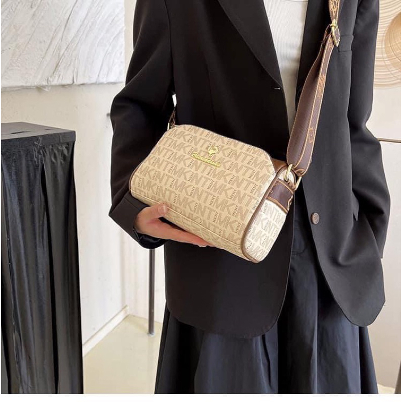 กระเป๋าแฟชั่น MK จิงโจ้ ทรงหมอนฮิตตลอดกาล ทรงนี้ไม่ผิดหวังคอลเลคชั่นใหม่หนังคุณภาพพรีเมี่ยมกระเป๋าอย