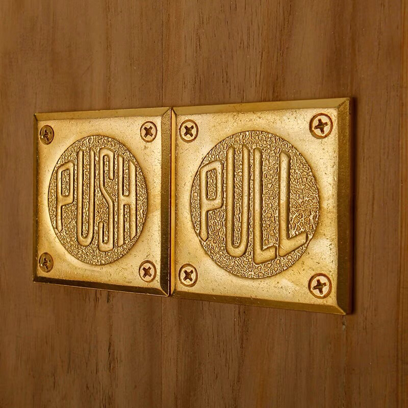 ป้ายทองเหลืองแท้ PUSH PULL ป้ายติดประตู สไตล์ Retro งานดีทองเหลืองหนา คลาสสิคมาก ๆ ค่ะ ถ่ายจากสินค้าจริง
