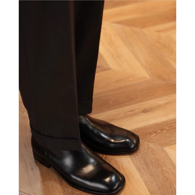 Chelsea boots black gloss low heels