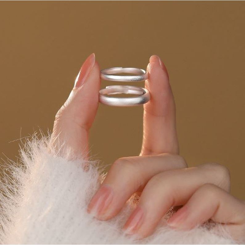 แหวนคู่รักเงินแท้ 99.9% Endear couples RGC-999-052/RGC-999-053 รูปแบบผิวเกลี้ยง ปรับขนาดได้