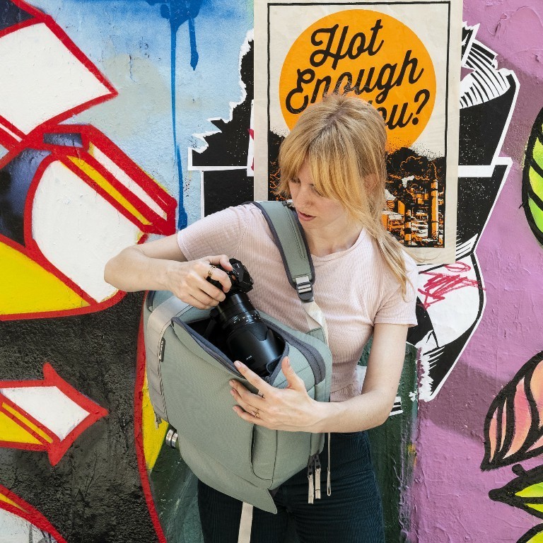 Nomatic x Peter McKinnon LUMA Camera Pack 18L (ประกันศูนย์) กระเป๋ากล้องสะพายหลัง ความจุ 18 ลิตร
