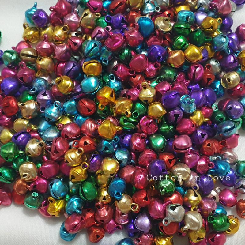 กระพรวนจิ๋ว กระดิ่งลูกเล็กสีสด มีขนาด6/8/10มิล แพ็ค100ลูก