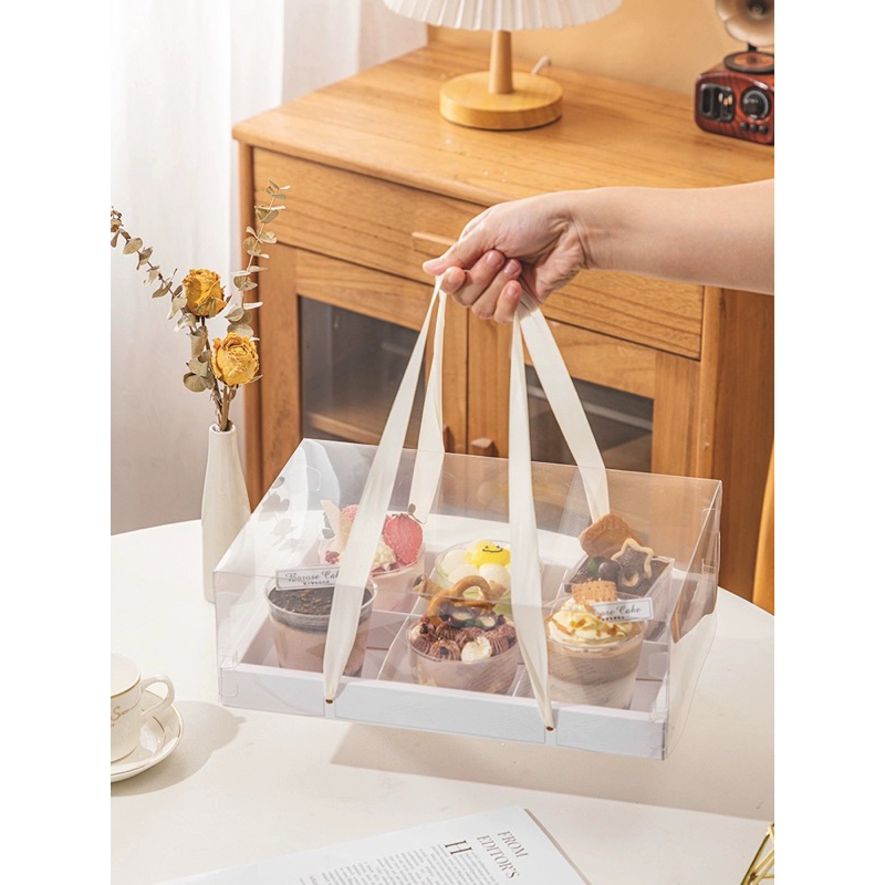 กล่องเค้กเหลี่ยม 4 ชิ้น 6 ชิ้น  กล่องขนม  กล่องเบเกอรี่ฐานขาวฝาครอบPVC หูหิ้ว (ชุด 5ใบ) BX3