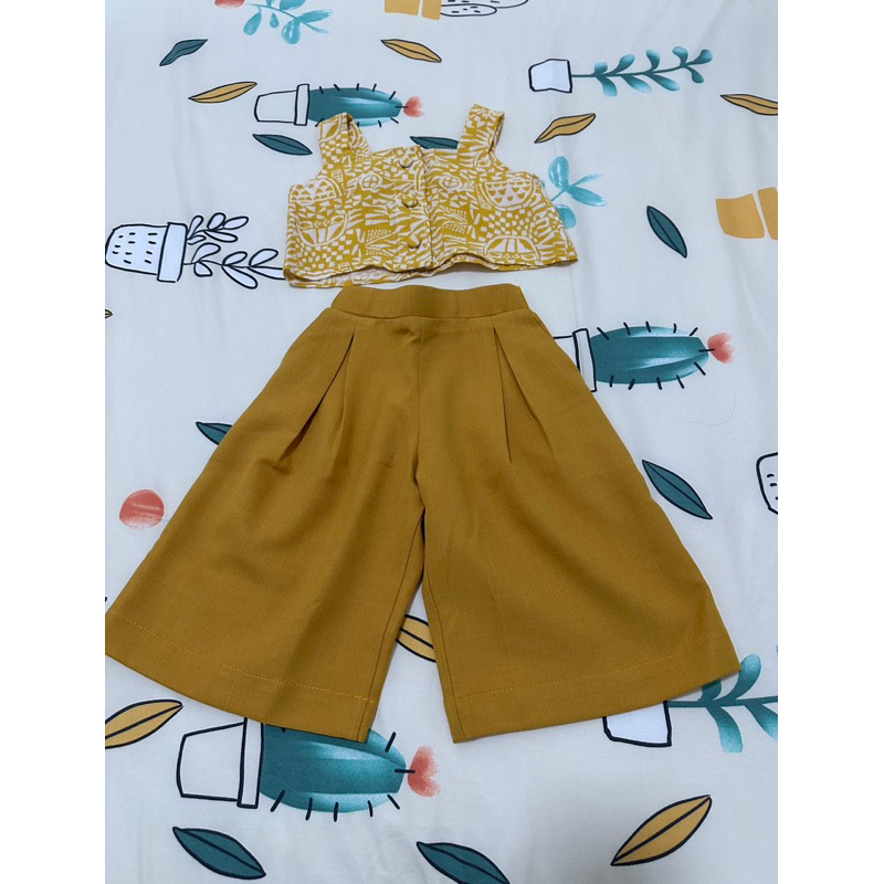 🎀ชุดเด็ก1ขวบ มือสอง(ใส่ครั้งเดียว) แบรนด์ kidswear thailand สีเหลืองมัสตาร์ด ผ้าใส่สบาย💛
