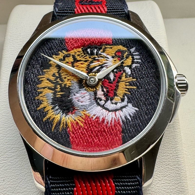 Gucci Tiger Watch 126.4 Swiss Made