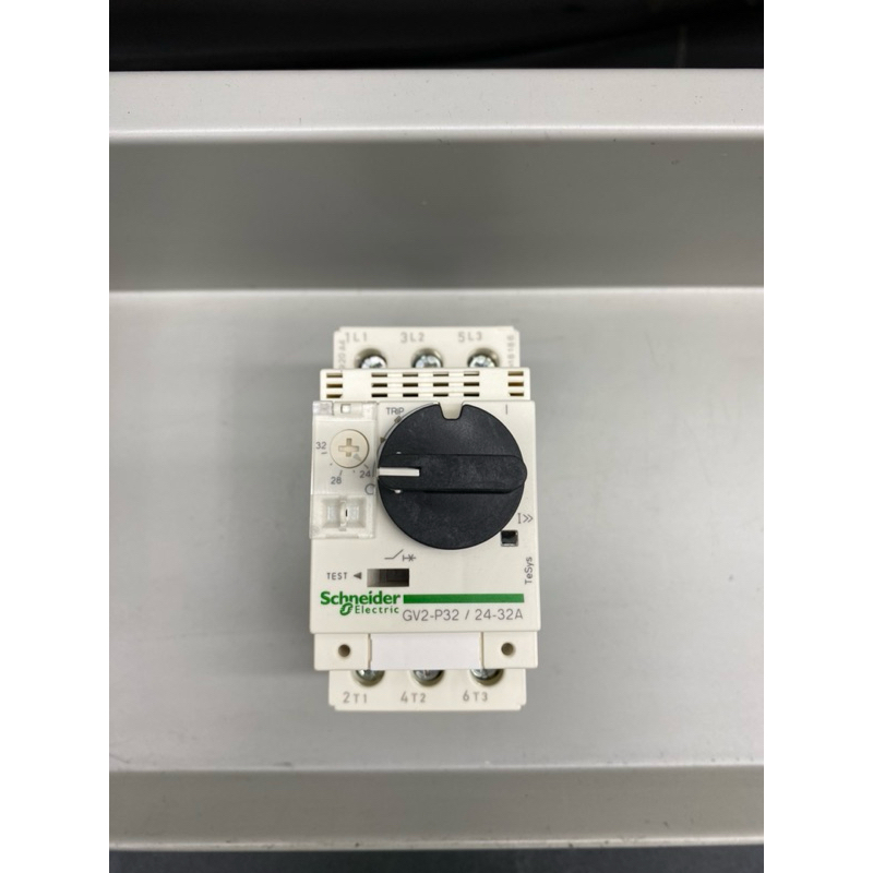 GV2P32 มอเตอร์เบรกเกอร์ รุ่น GV2 แบบลูกบิด, 3 เฟส, 24 - 32A, 35kA
