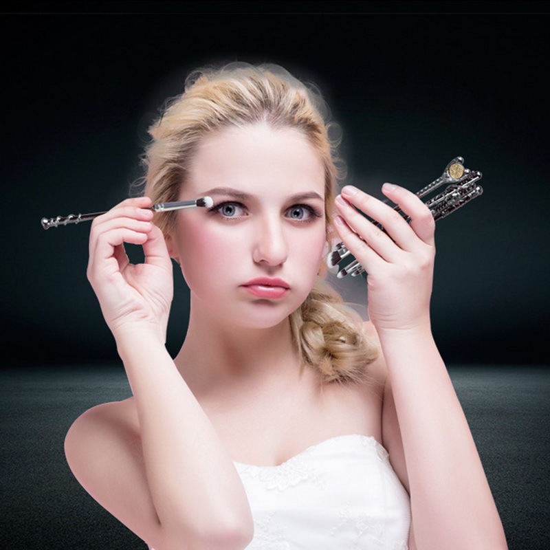 Lady Q ชุดแฮร์รี่พอตเตอร์ แปรงแต่งหน้า 5 ชิ้น ST05S แปรงปัดแก้ม แปรงรองพื้น อายแชโดว์ อายไลเนอร์  คอ