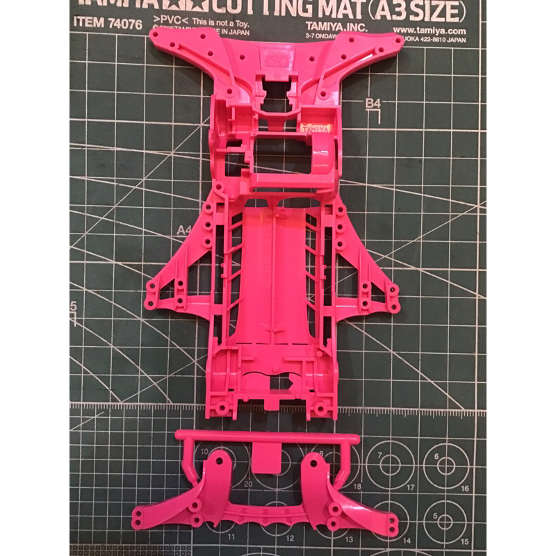 โครงFma สีชมพู + หาง (ไม่มีพาท) ระเบิดจากรถกล่อง Tamiya ของใหม่ แท้ 100%
