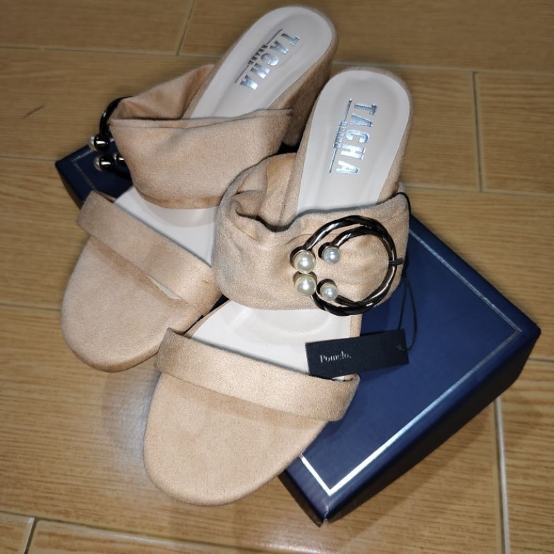 รองเท้า Tacha สีเบจ สวยหรู มีส้น เบอร์ 39