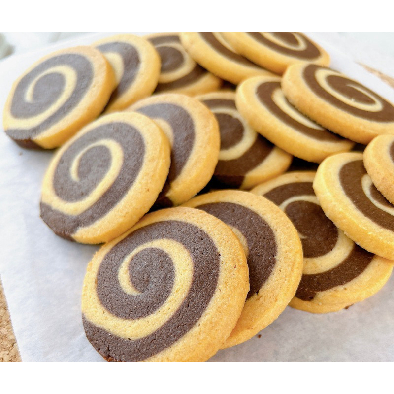 คุกกี้ทูโทนวานิลลา+โกโก้ - Two Tone cookie (กล่องสีขาว - แพคแยกชิ้น)