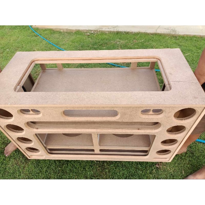 ลำโพง bluetooth DIY(งานดิบ) ดอก10"2ดอกคว่ำกลาง4"8ดอกแหลม2.25"4ดอกขนาดตู้ยาว 100ซม.กว้าง 41ซม สูง 59ซม ปริมาตรพอเหมาะ