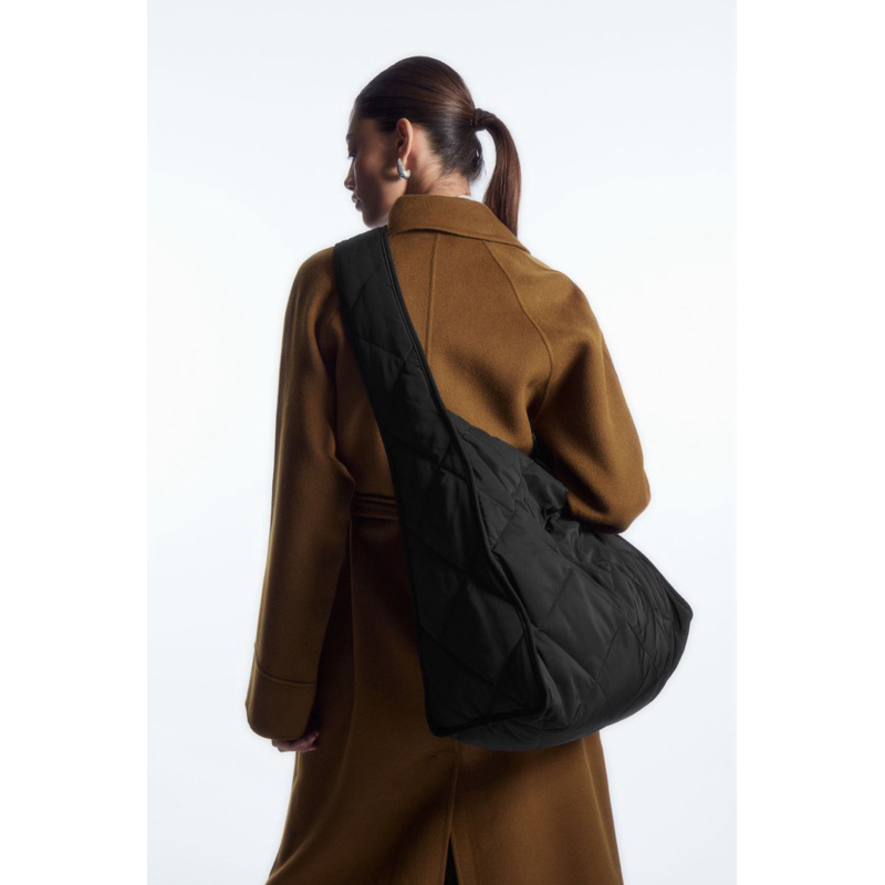 กระเป๋า COS Oversized Diamond-Quilted Bag พร้อมส่ง