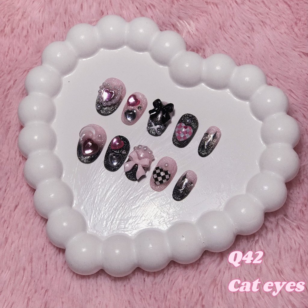 ೀ⋆｡ Q42 เล็บเจลปลอมสีชมพูดำลูกแก้ว cat eyes