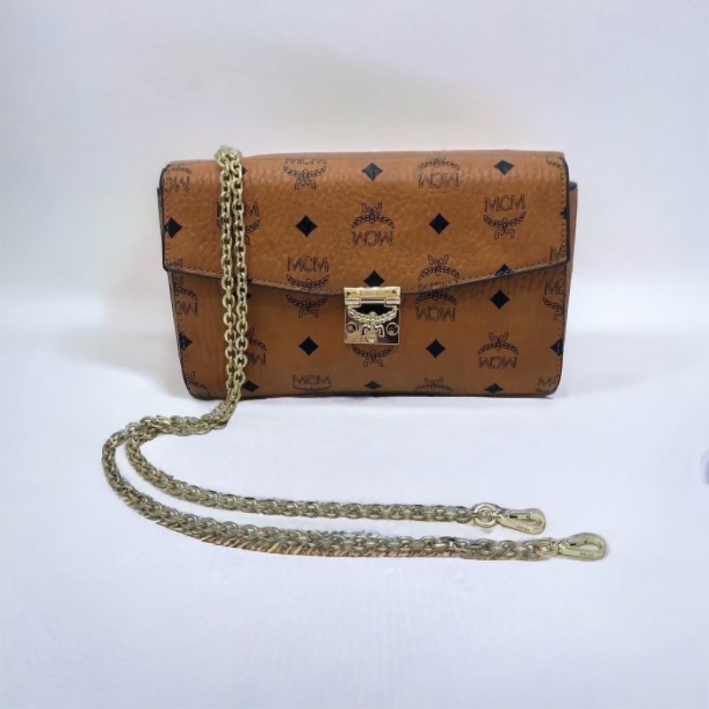 MCM crossbody bag หนังนุ่ม สีน้ำตาล คลาสสิค กระเป๋าสะพาย น่ารัก หนังแท้ สีชมพู แบรนด์เนม มือสอง ลุ้น