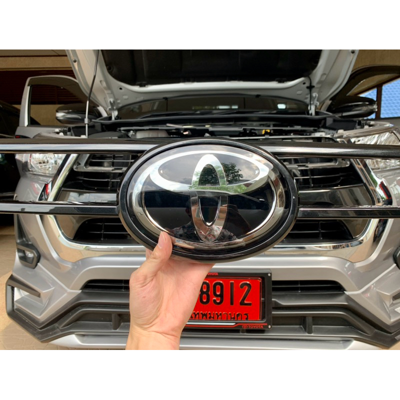 ของแท้!! โลโก้แก้วหน้ากระจัง Toyota 100% NewFortuner Legender Revo Rocco 2020ขึ้นไป (ของแท้)