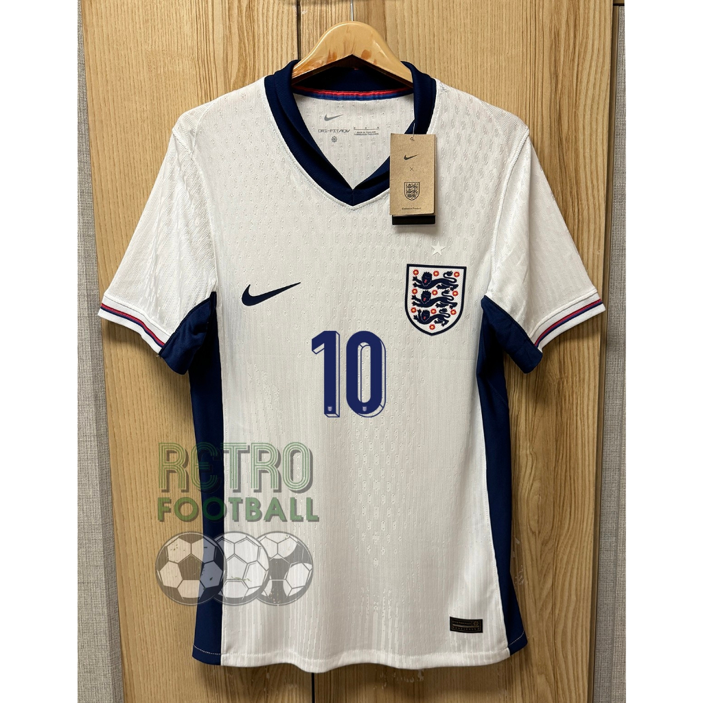เสื้อฟุตบอลทีมชาติ อังกฤษ Home ชุดเหย้า ยูโร 2024 [ PLAYER ] เกรดนักเตะ สีขาว พร้อมชื่อเบอร์นักเตะ ตรงต้นฉบับ100%