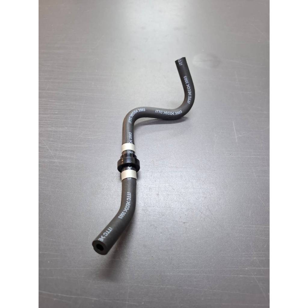 ท่อยางระบายไอน้ำมันลิ้นปีกผีเสื้อพร้อมวาล์ว NISSAN ALMERA TURBO N18 14912-5EK1A HOSE-ANTI EVAPORATIO