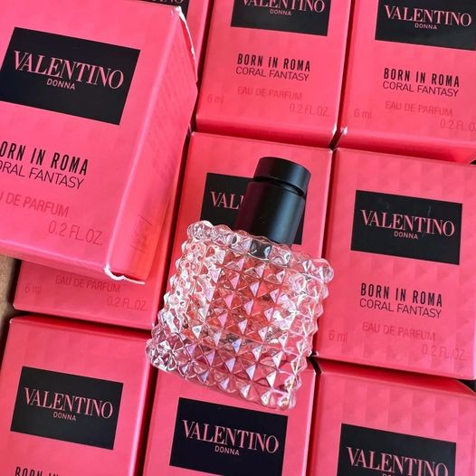 Valentino Donna Born In Roma EDP  6 ml  แบบแต้ม