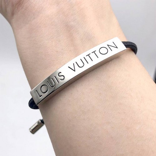 สร้อยข้อมือ มือสอง LOUIS VUITTON รุ่น LV Space M67417 (Pre-owned)