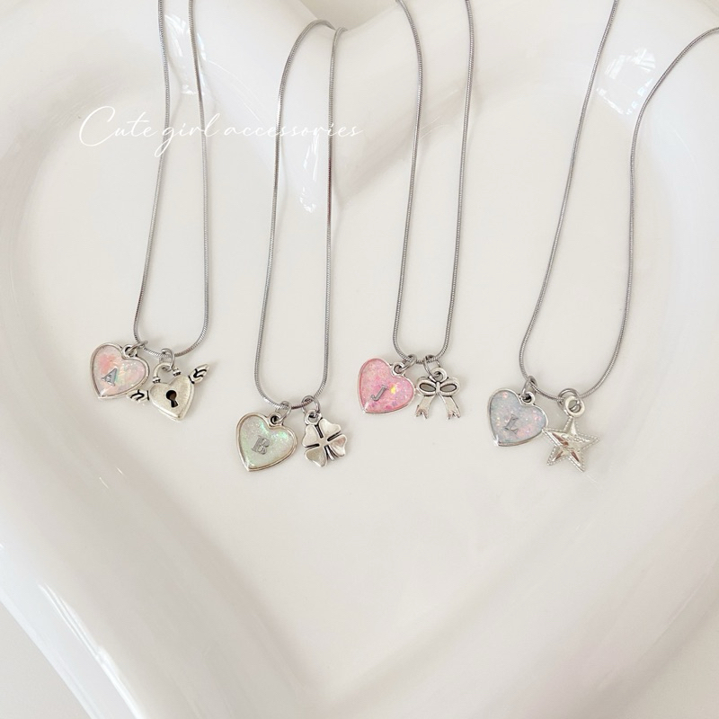 SJ039 สร้อยคอสแตนเลสจี้อักษร - Midi Heart  (‼️📍ตัวอักษรและสีพื้นหลังแจ้งในแชทนะคะ)