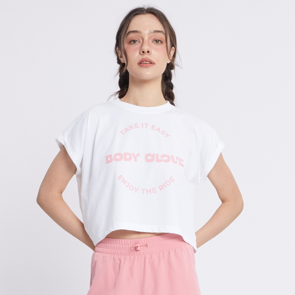 BODY GLOVE Women's SC Workout Cropped T-Shirt เสื้อยืดครอปแขนสั้น ผู้หญิง ลาย Take it easy