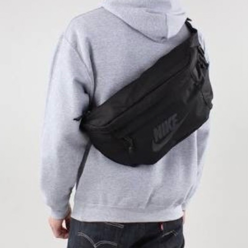 กระเป๋าคาดอก Nike รุ่น Nike Tech Hip Pack ของแท้!! พร้อมส่ง