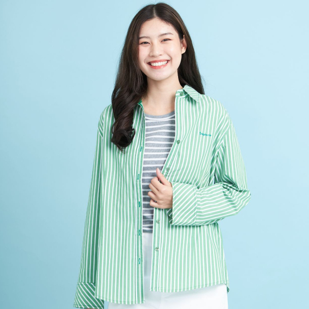 Stephanie Shirt เสื้อมีปก เสื้อเชิ้ตแขนยาวสีเขียวลายทางสีขาว (OWS29GR)