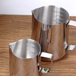 จัดส่งทันที | เหยือกตีฟองนม เหยือกนมลาเต้อาร์ท สีดำด้าน 350ml 600ml Teflon milk pitcher