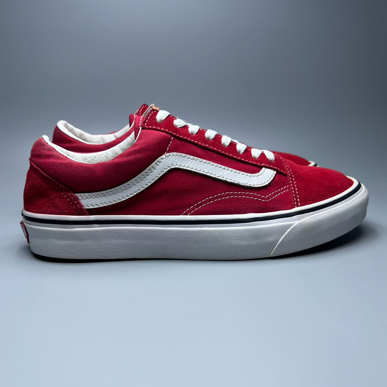 Vans Old Skool Red 𝗦𝗶𝘇𝗲 : 41 / 26.5 cm รองเท้ามือสองของแท้