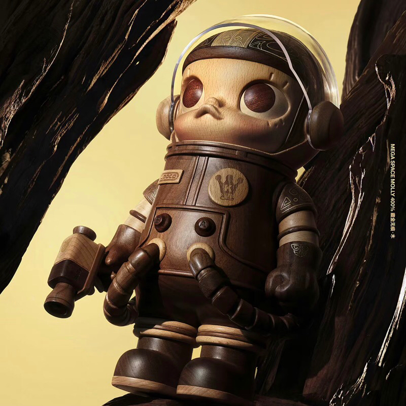 พร้อมส่งจากไทย MEGA SPACE MOLLY 400% Hidden Gold Without Trace Wood (นัดรับได้)