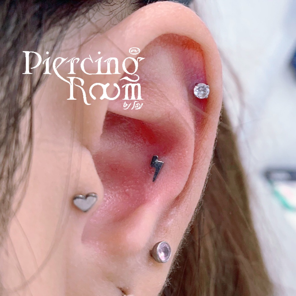 Piercingroom by Jay حلق قلب تيتانيوم للبشرة الحساسة — صورة 7