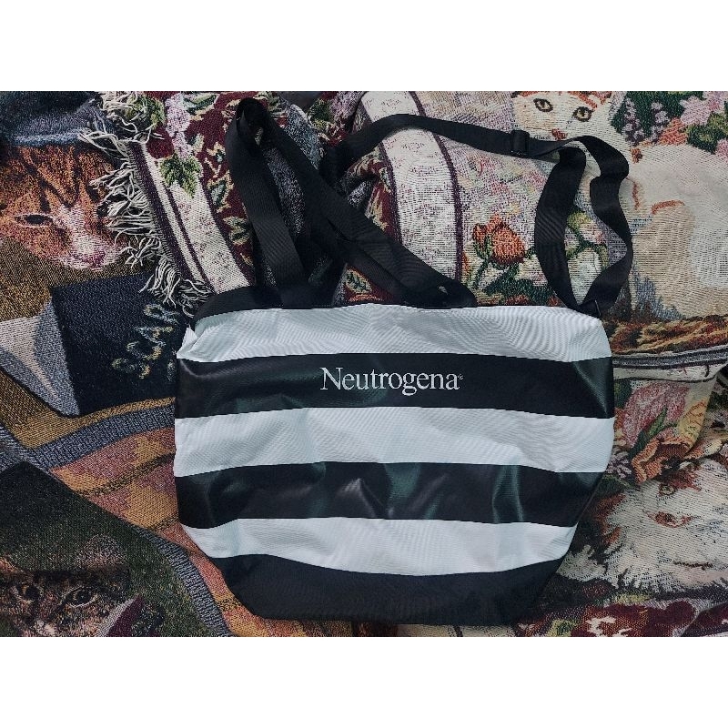 กระเป๋า nutrogenaใบใหญ่ ผ้าเคลือบพลาสติกกันน้ำมีซับ