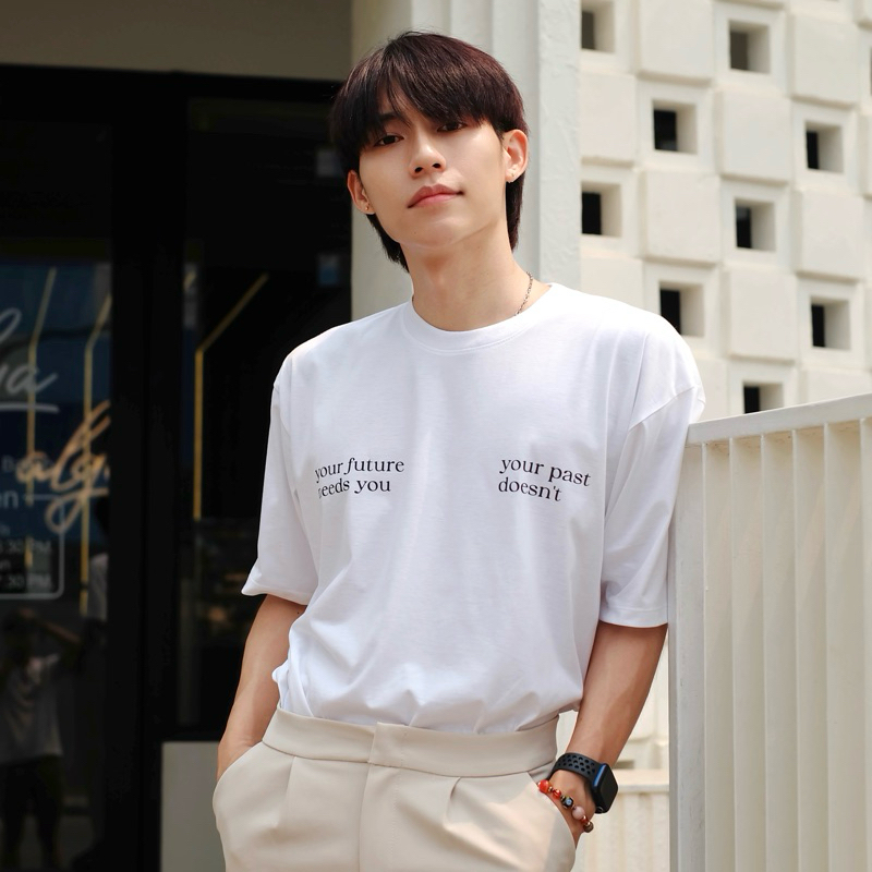 29decem - เสื้อยืดลาย your future need you your past doesn’t