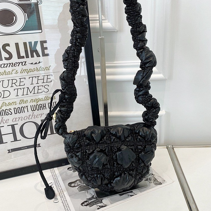 BBG-PTL กระเป๋าผ้า กระเป๋าสะพายข้าง กระเป๋าก้อนเมฆ ปุกปุย ผ้านิ่ม ใบเล็ก bag fashion