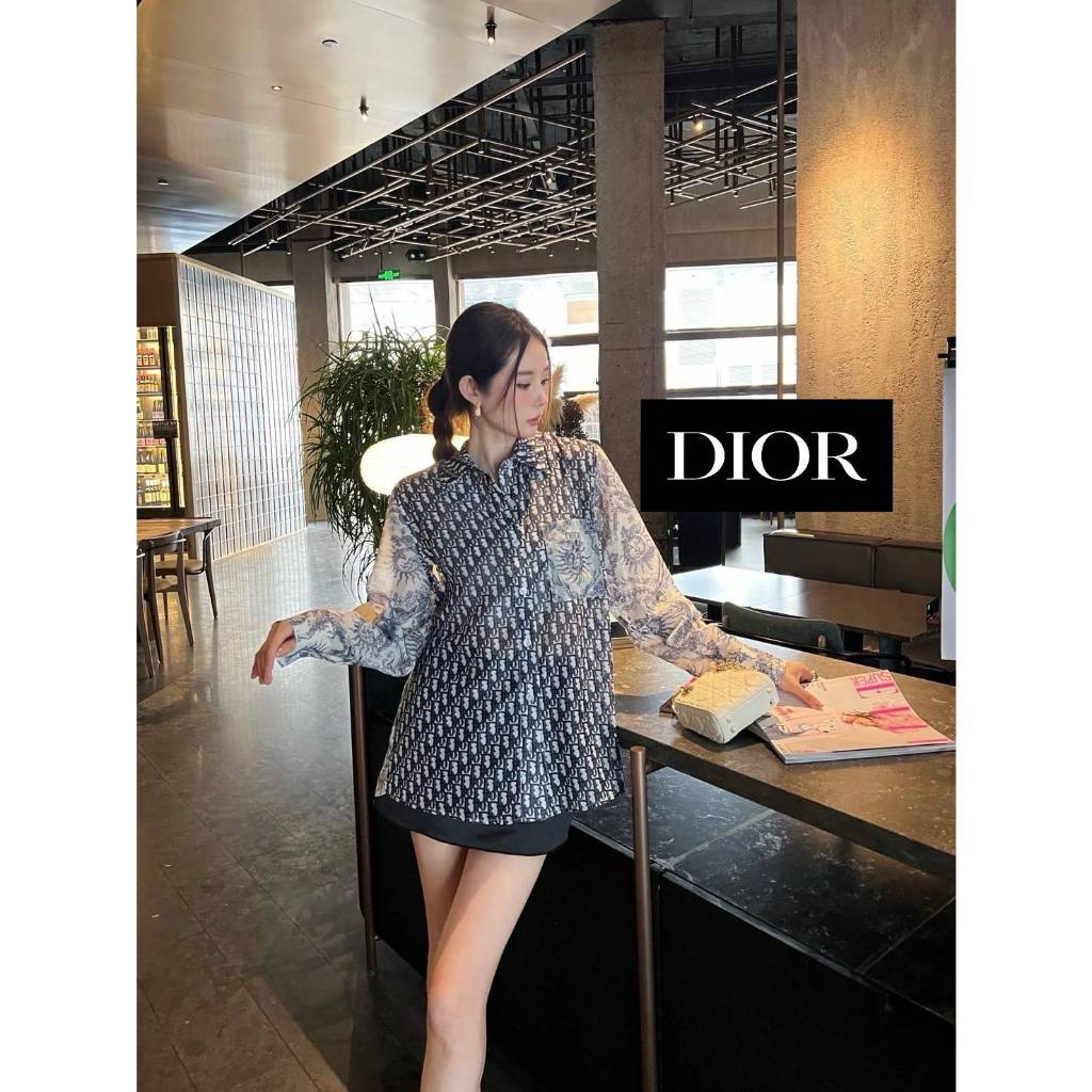 เสื้อเชิ้ต CHRISTIAN DIOR   ผ้าเย็นม๊ากกกมากกก ซีทรูเล็กน้อยจะได้ไม่ร้อนนกันค๊า $