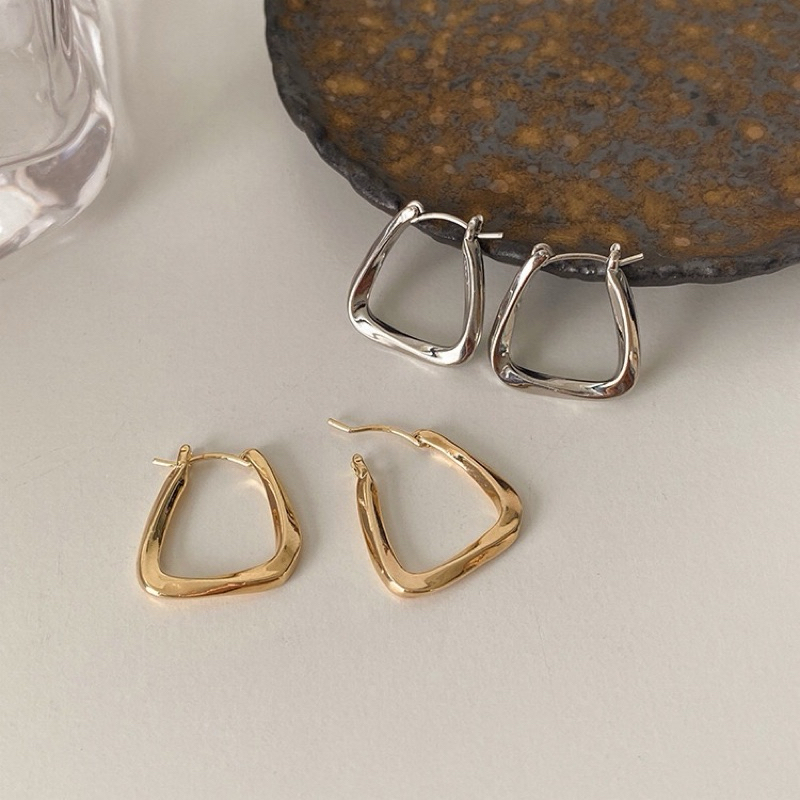 *สินค้าพร้อมส่ง*ต่างหูห่วง  earring by Pijika