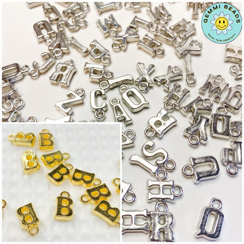 จี้ตัวอักษรภาษาอังกฤษ A-Z พลาสติก เคลือบสี เงินและทอง สำหรับ DIY