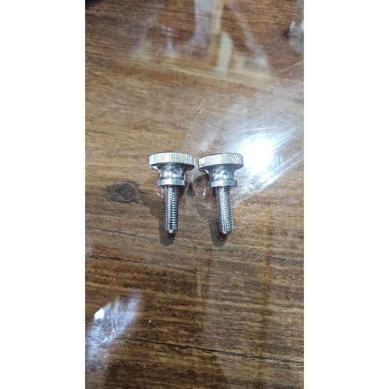 น็อตล็อคฝาปิดหม้อน้ำ Forklift toyota komatsu mitsu tcm