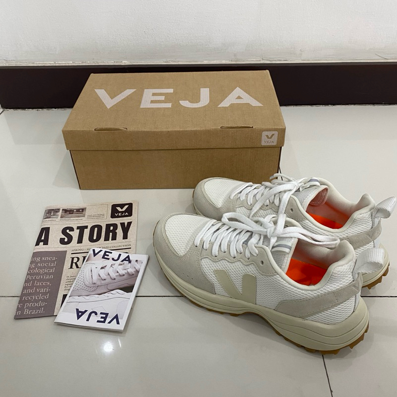 USED LIKE NEW รองเท้า VEJA Venturi White Pierre Sneakers