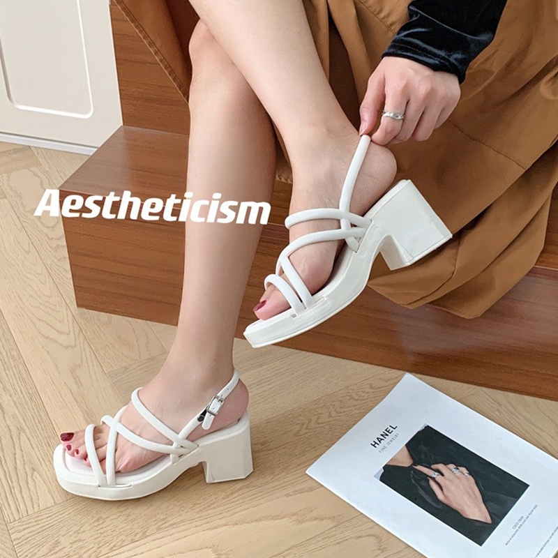 Fshoes NEW รองเท้าแตะแฟชั่นแบบสวมส้นสูง ความสูงอยู่ที่ 8เซน เป็นงานสายไขว้ พร้อมกับสายรัดส้น ปรับระดับได้ด้วย ใส่แล้วเ