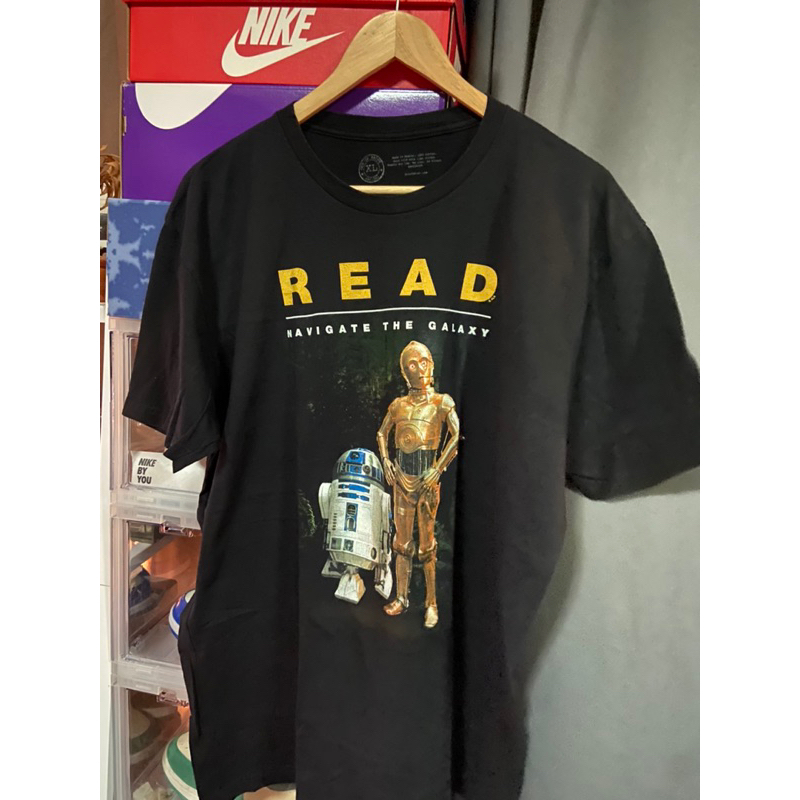 Star Wars R2-D2 and C-3PO Read Black Tshirt เสื้อแขนสั้นมือสอง