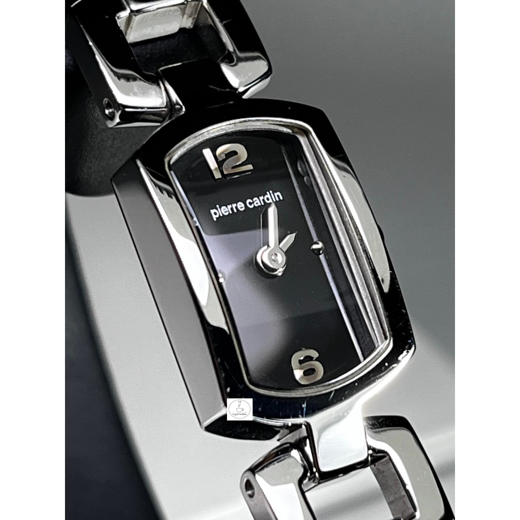 นาฬิกาข้อมือผู้หญิง Pierre Cardin รหัสPC64282 หน้าปัดสีดำ รูปทรงส่ีเหลี่ยมผืนผ้า ตัวเรือนและสายนาฬิกาสแตนเลส